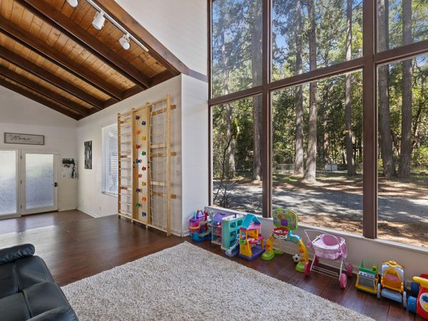 1293 Starveout Creek Road, Azalea, OR 97410