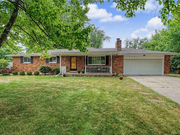 2307 Pine Knott Drive, Beavercreek, OH 45431