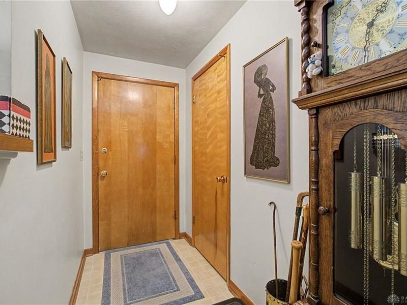 2307 Pine Knott Drive, Beavercreek, OH 45431 Photo 5