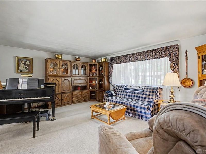 2307 Pine Knott Drive, Beavercreek, OH 45431 Photo 7
