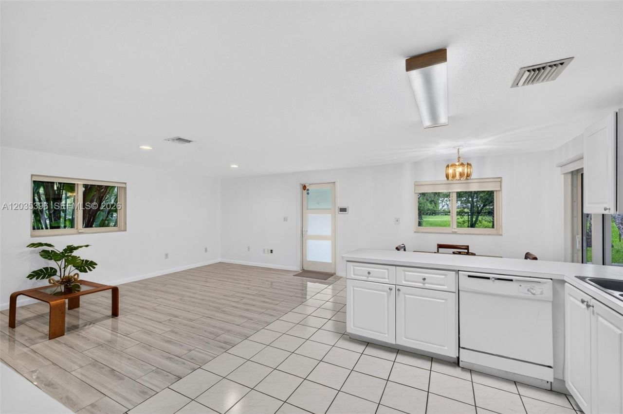 14551 SW 24th St, Davie, FL 33325 Photo