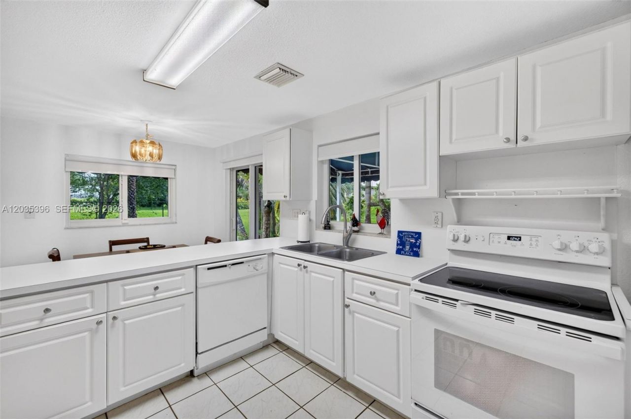 14551 SW 24th St, Davie, FL 33325 Photo