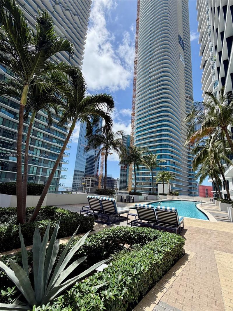 60 SW 13th St , Unit 2613, Miami, FL 33130 Photo