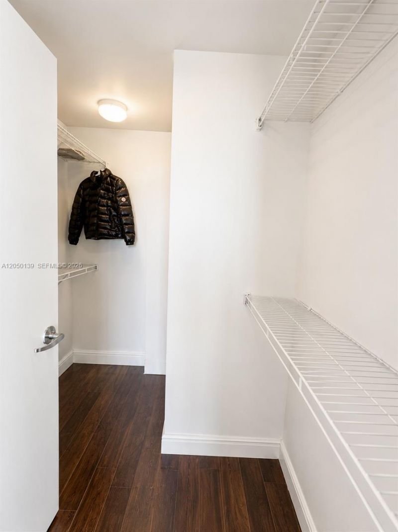 60 SW 13th St , Unit 2613, Miami, FL 33130 Photo