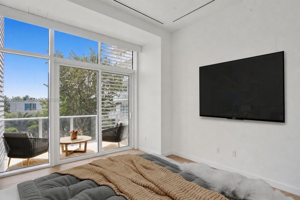 4701 N Meridian Ave , Unit 214, Miami Beach, FL 33140 Photo