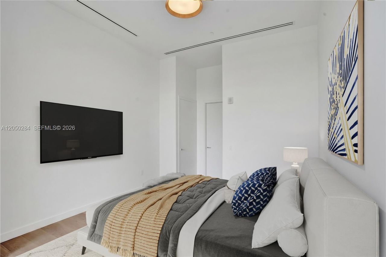 4701 N Meridian Ave , Unit 214, Miami Beach, FL 33140 Photo