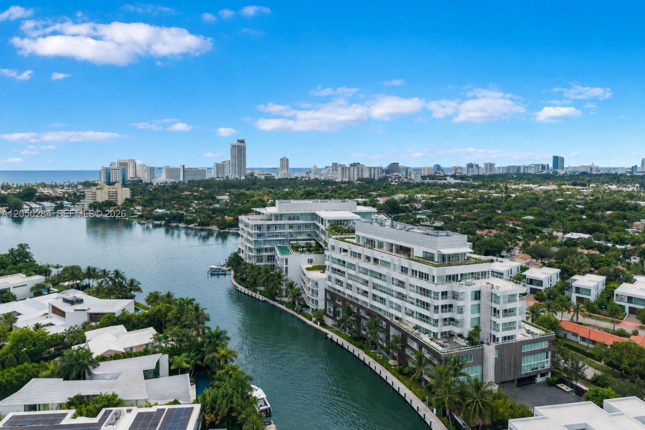 4701 N Meridian Ave , Unit 214, Miami Beach, FL 33140 Photo