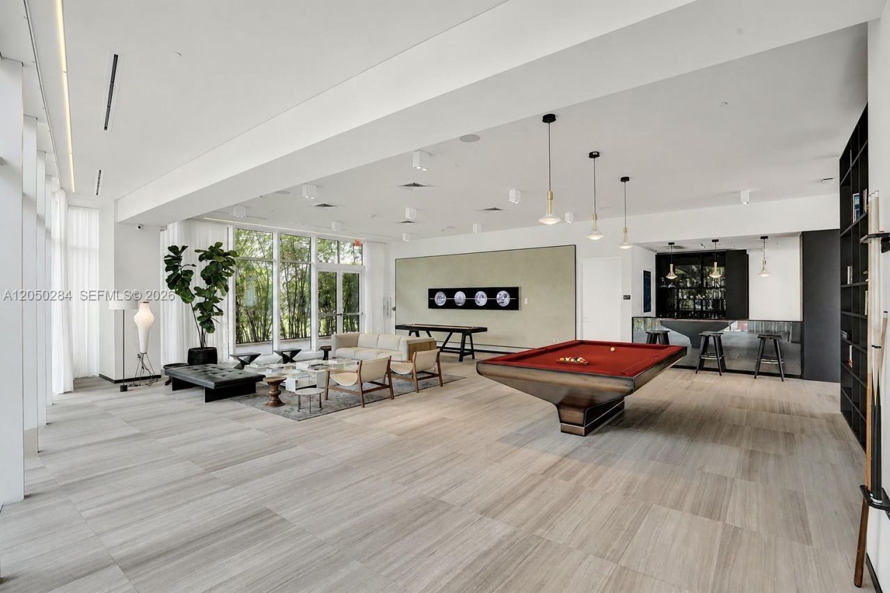 4701 N Meridian Ave , Unit 214, Miami Beach, FL 33140 Photo