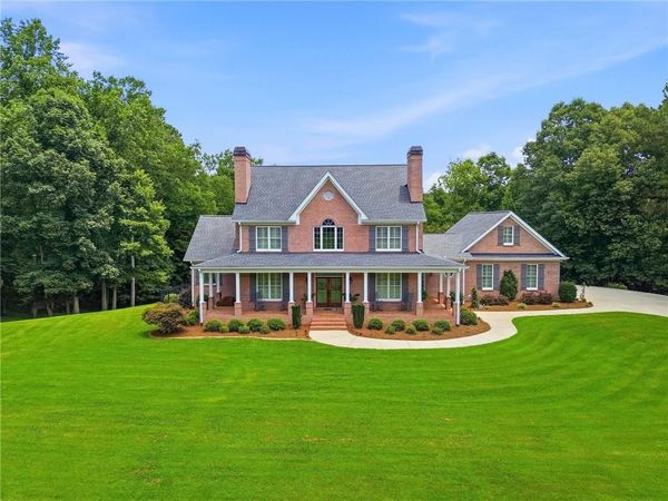 135 Amy Lane , Canton, GA 30115