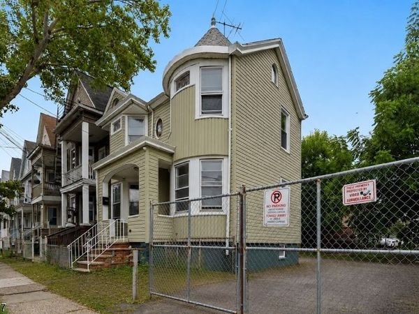 947 William St, Elizabeth, NJ 07201