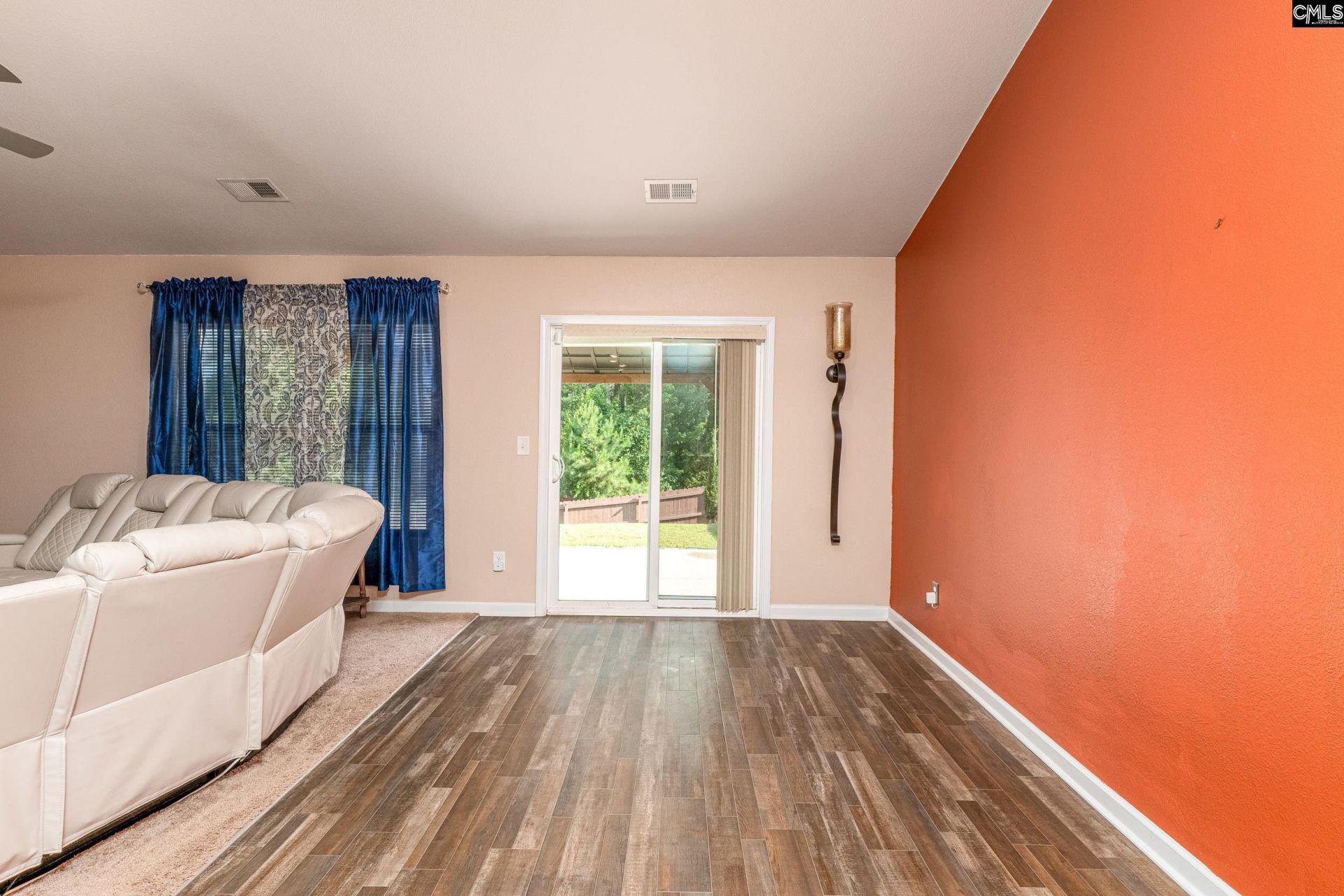 126 Sundew Road Photo 8