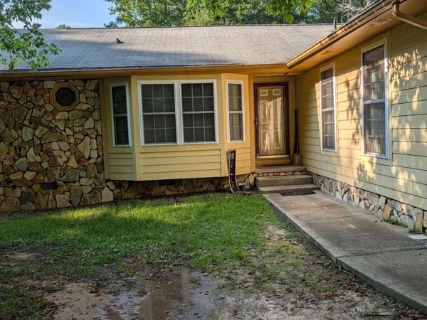 30 Price Drive W, Locust Grove, GA 30248