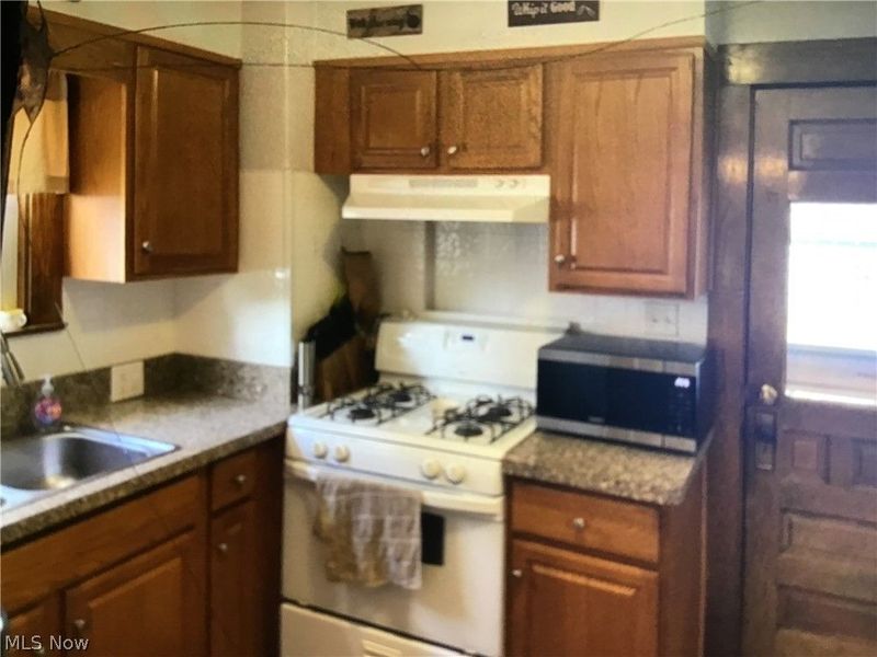 303 STEWART, Hubbard, OH 44425 Photo 8