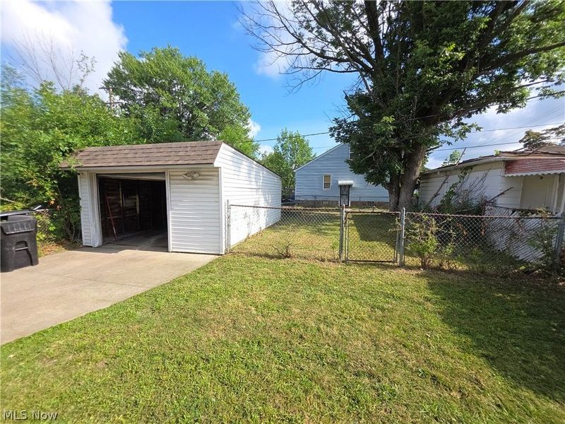 15205 Harvard Avenue, Cleveland, OH 44128 Photo 9