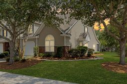 5235 Fernland Way photo 4