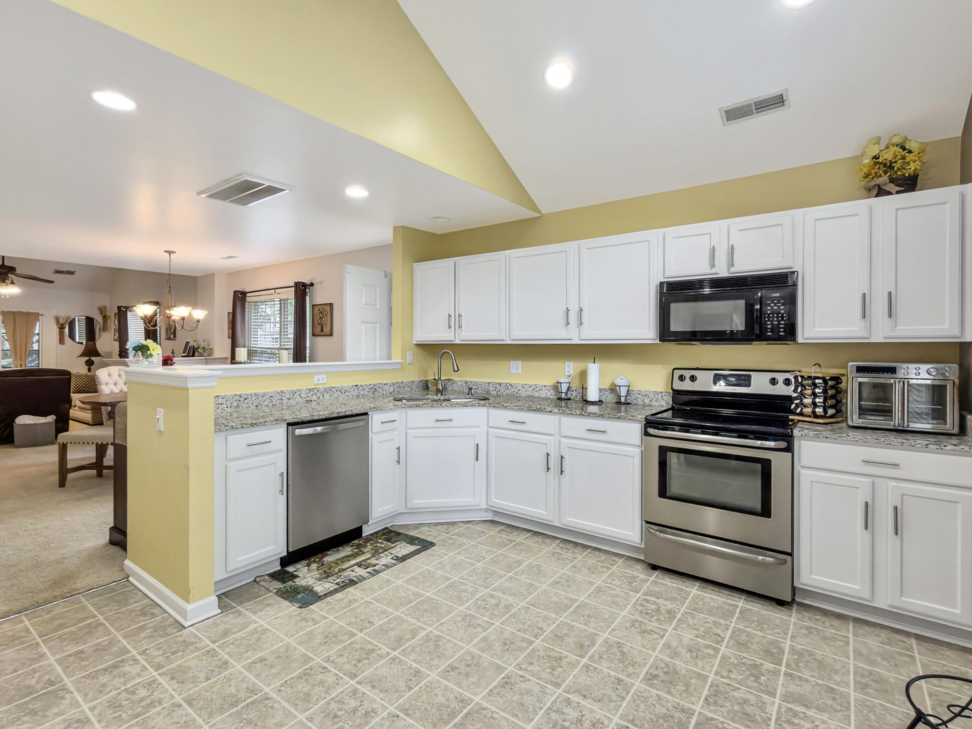 5235 Fernland Way Photo 4