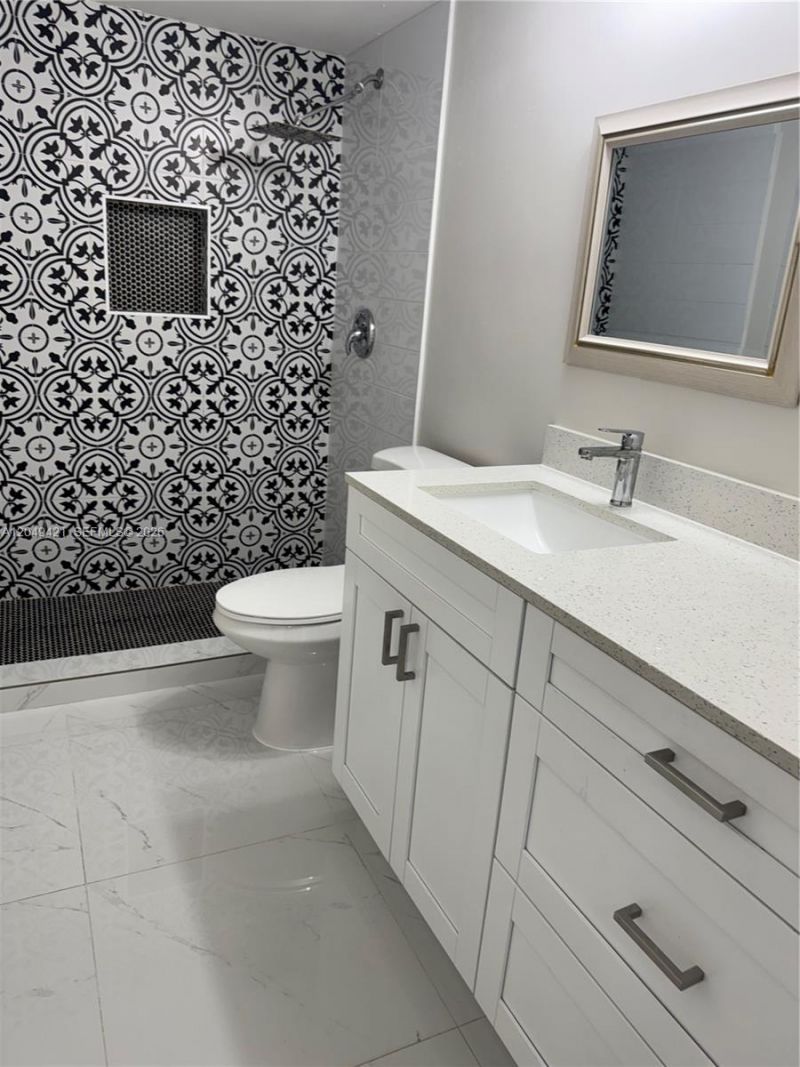 18344 NW 68th Ave , Unit F, Hialeah, FL 33015 Photo