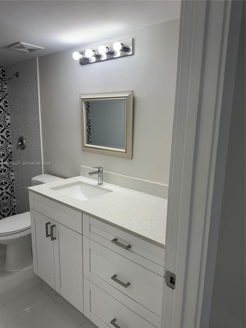 18344 NW 68th Ave , Unit F, Hialeah, FL 33015 Photo