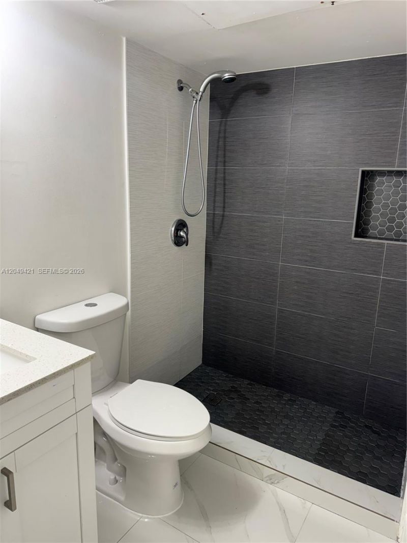 18344 NW 68th Ave , Unit F, Hialeah, FL 33015 Photo
