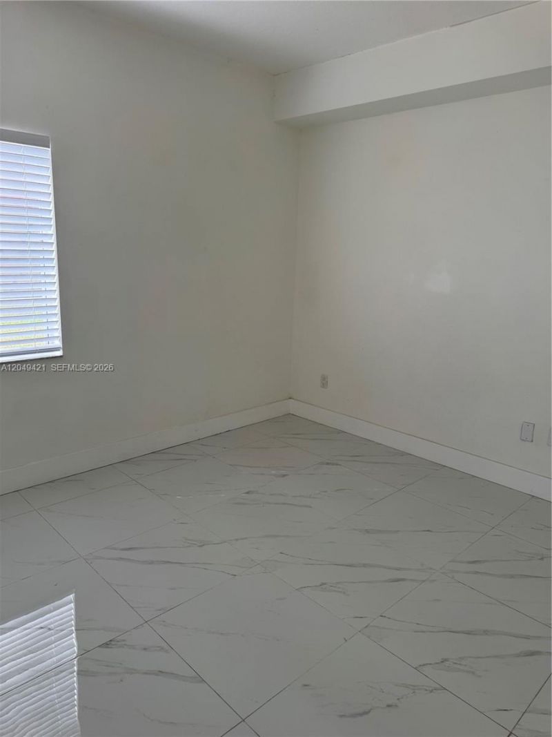 18344 NW 68th Ave , Unit F, Hialeah, FL 33015 Photo