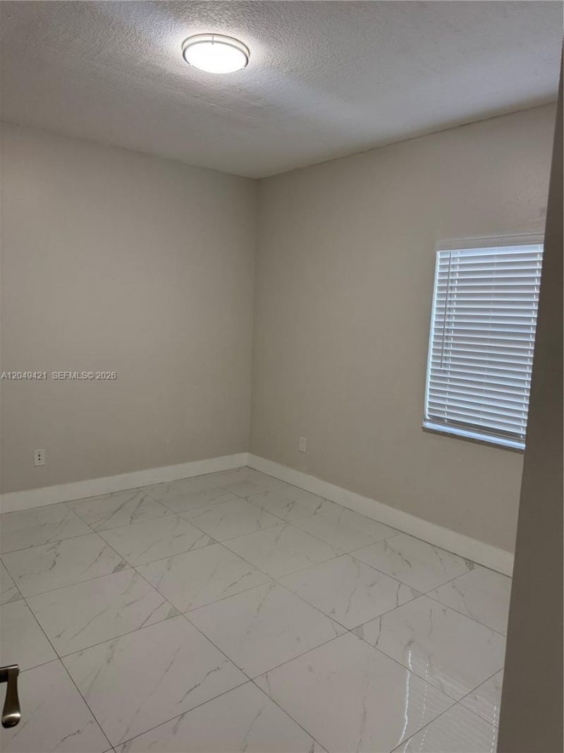 18344 NW 68th Ave , Unit F, Hialeah, FL 33015 Photo