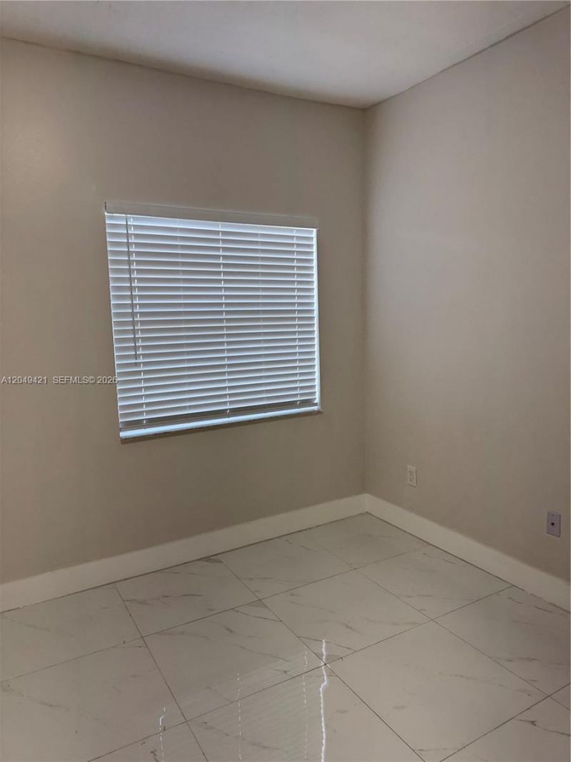 18344 NW 68th Ave , Unit F, Hialeah, FL 33015 Photo