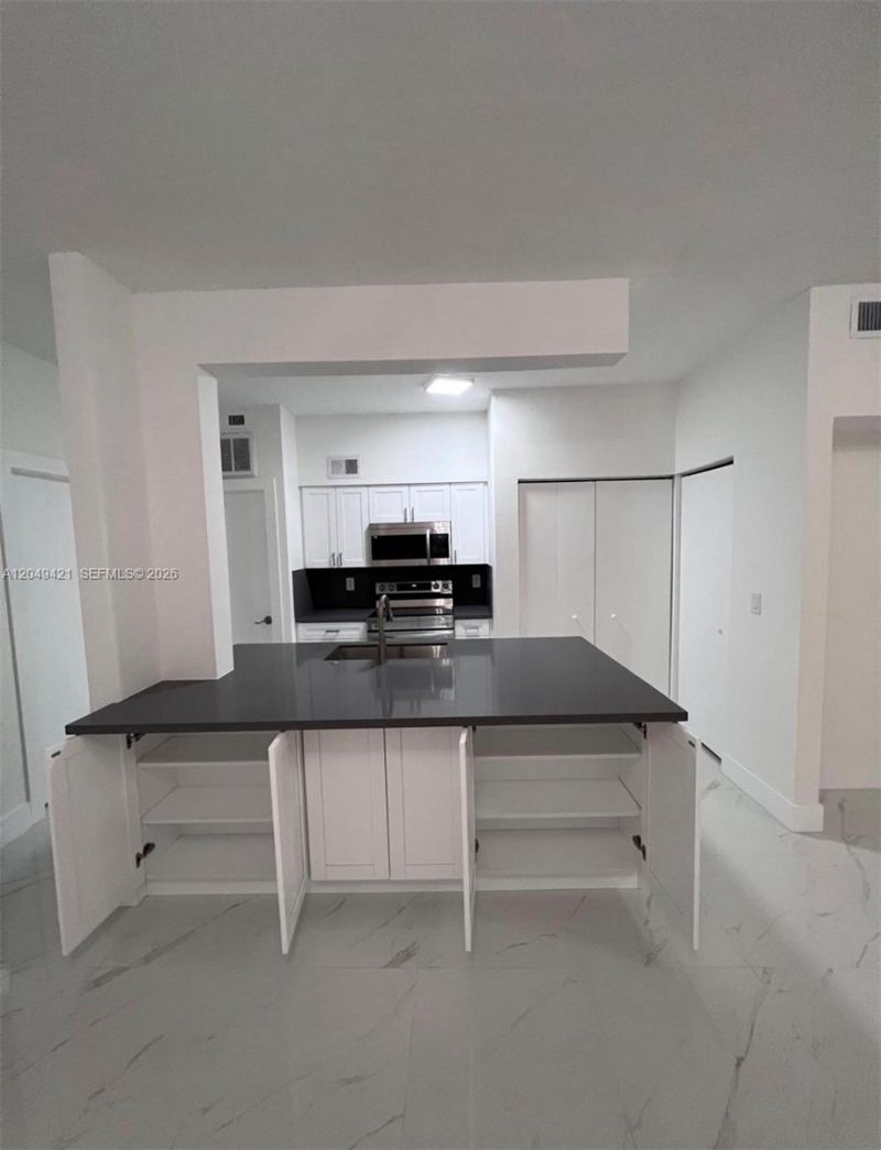 18344 NW 68th Ave , Unit F, Hialeah, FL 33015 Photo