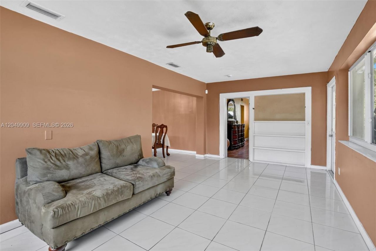 130 NW 78th Ave, Pembroke Pines, FL 33024 Photo
