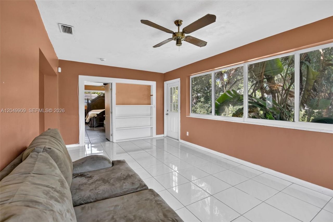 130 NW 78th Ave, Pembroke Pines, FL 33024 Photo
