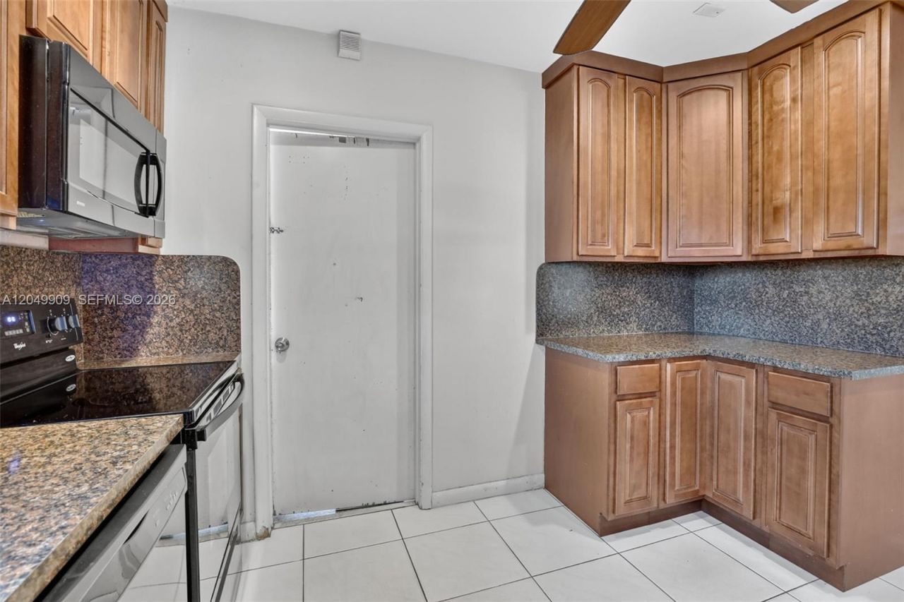130 NW 78th Ave, Pembroke Pines, FL 33024 Photo