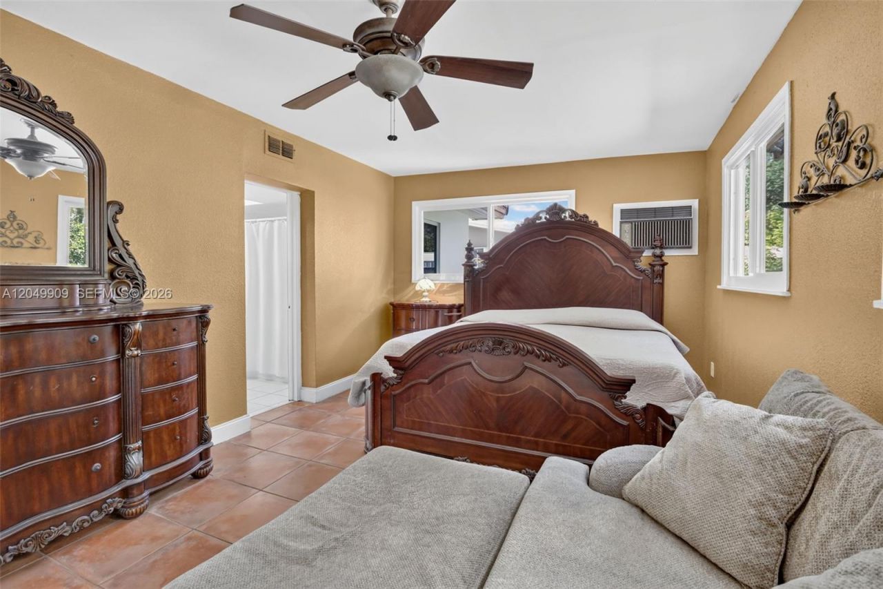 130 NW 78th Ave, Pembroke Pines, FL 33024 Photo
