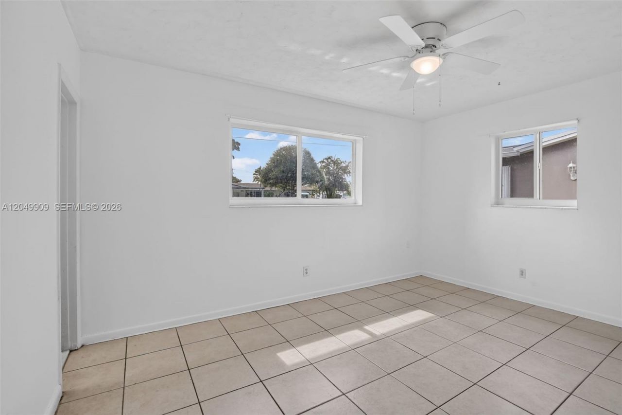 130 NW 78th Ave, Pembroke Pines, FL 33024 Photo