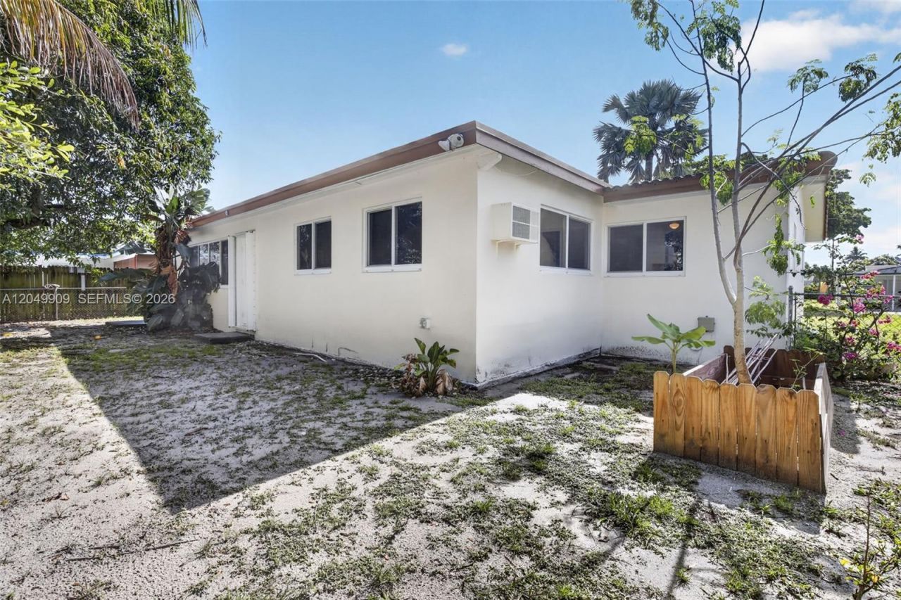 130 NW 78th Ave, Pembroke Pines, FL 33024 Photo