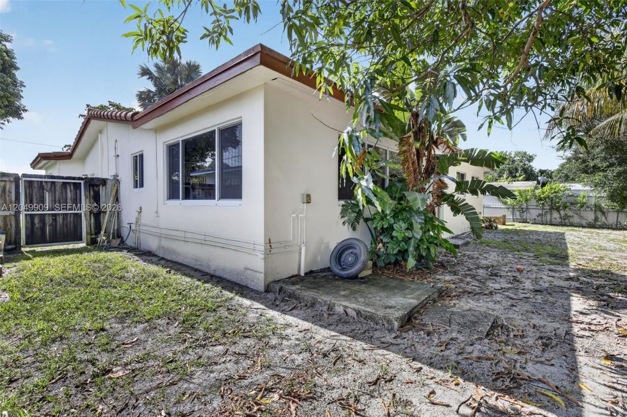 130 NW 78th Ave, Pembroke Pines, FL 33024 Photo