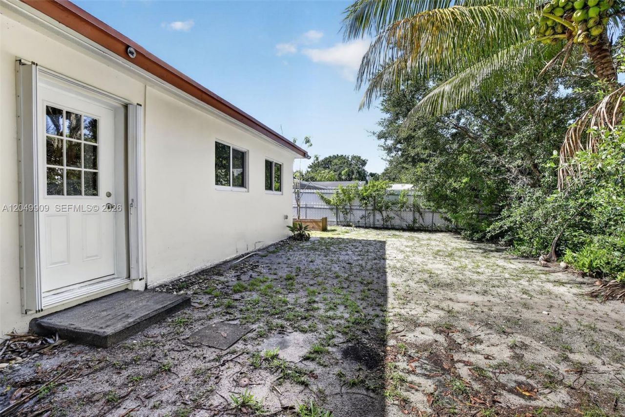 130 NW 78th Ave, Pembroke Pines, FL 33024 Photo