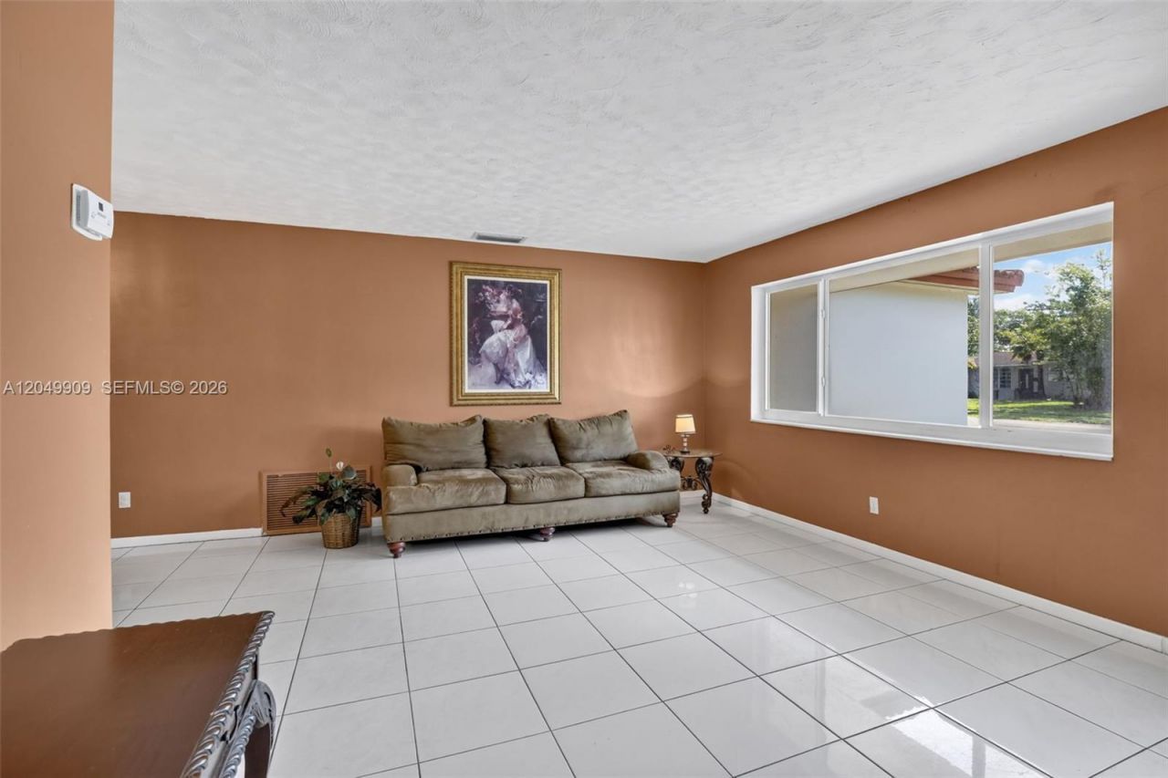 130 NW 78th Ave, Pembroke Pines, FL 33024 Photo