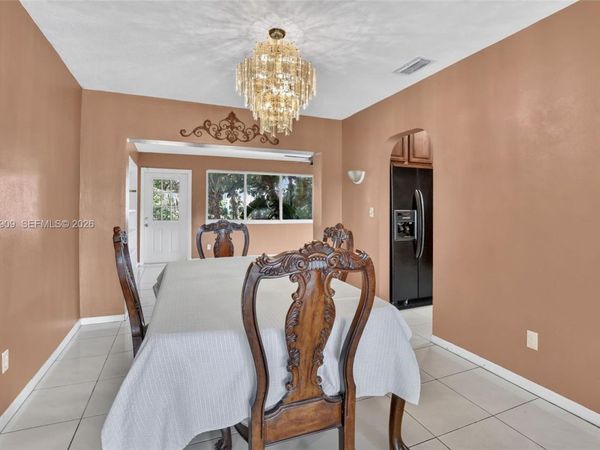 130 NW 78th Ave, Pembroke Pines, FL 33024
