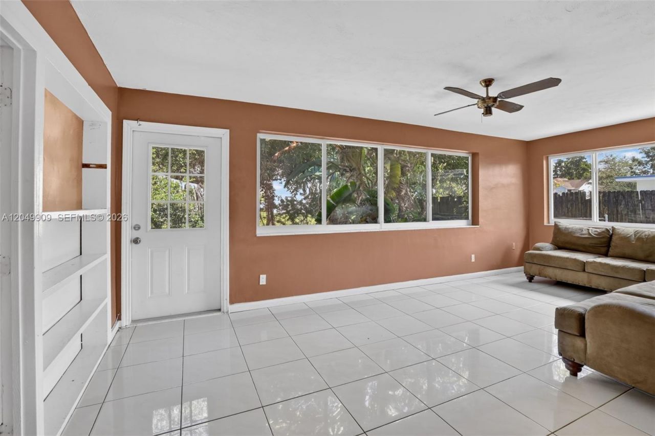 130 NW 78th Ave, Pembroke Pines, FL 33024 Photo