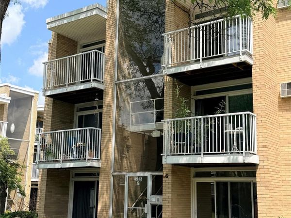 4913 Crooks Road, Unit G4, Royal Oak, Mi 48073