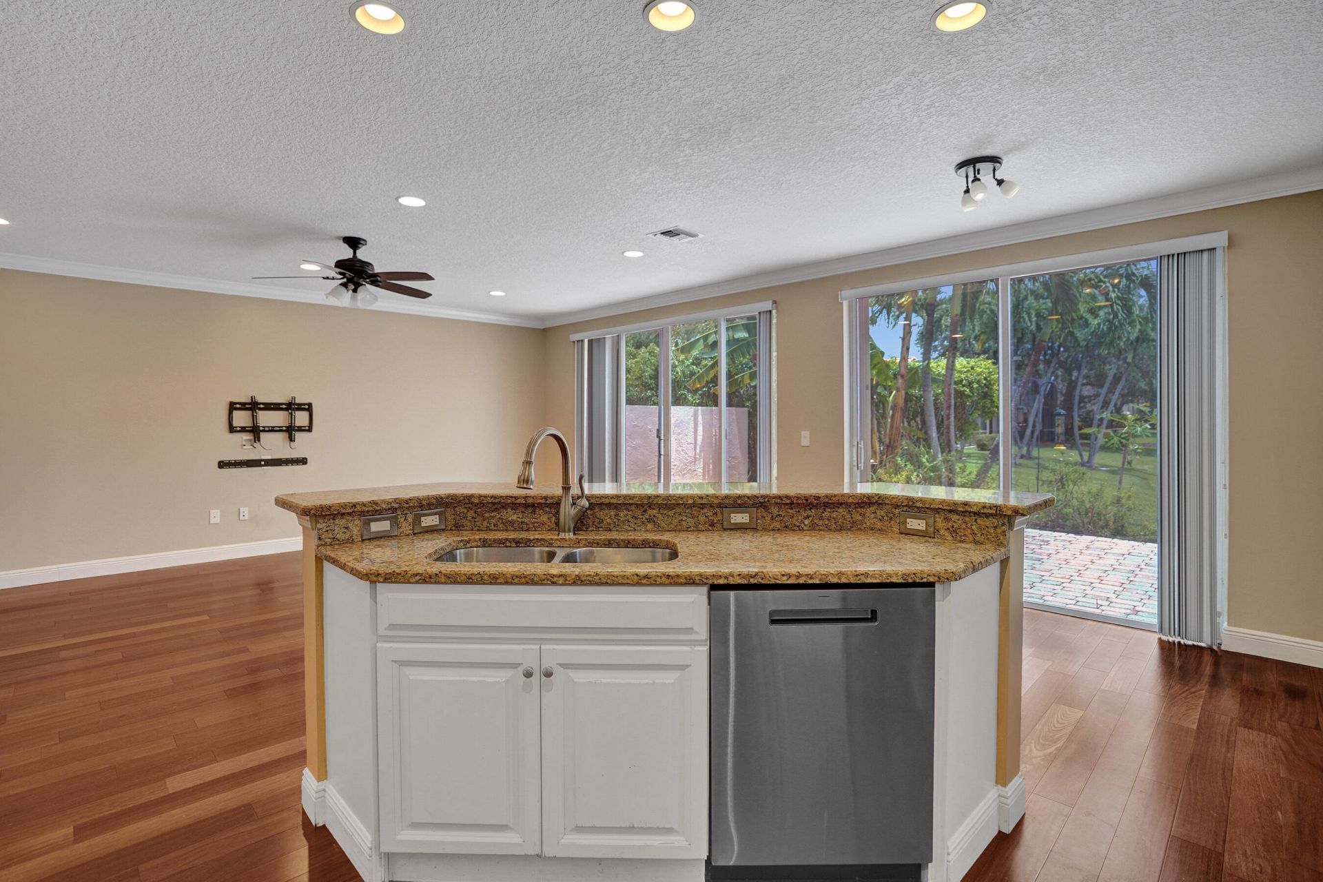 7553 Sally Lyn Lane, Lake Worth, FL 33467 Photo