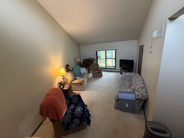 2680 Oxford Street N, Unit 140, Roseville, MN 55113