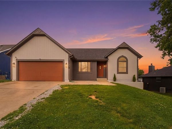 9008 BARNETT Avenue, Kansas City, KS 66112