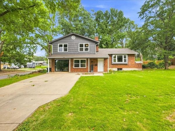 10001 Cambridge Avenue, Kansas City, MO 64134