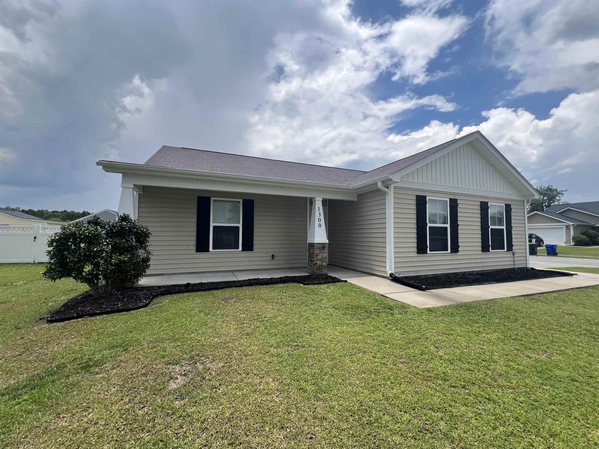 1300 Leatherman Rd. Photo 2