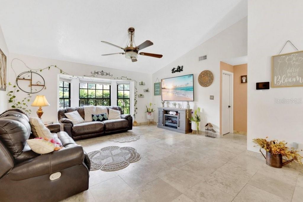 1304 Ariana Woods Circle, Auburndale, FL 33823 Photo