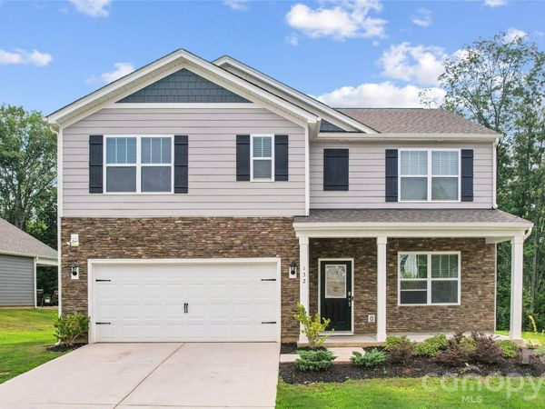 132 Scotsway Court, Troutman, NC 28166