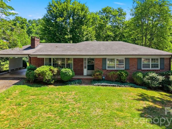 824 NE Powell Road , Lenoir City, NC 28645