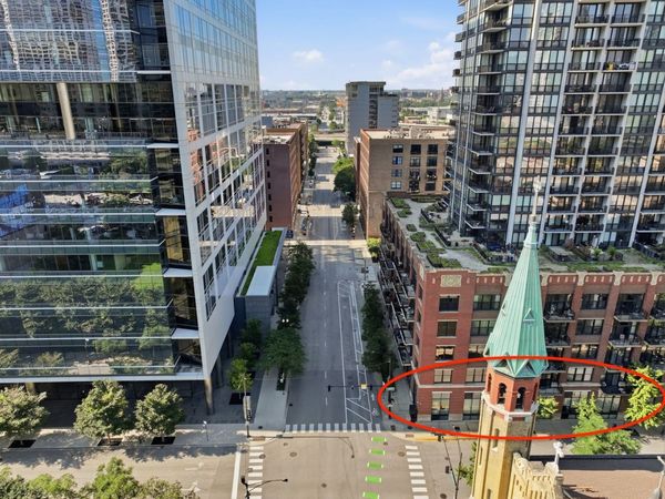 210 S Desplaines Street , Unit NE, Chicago, IL 60661