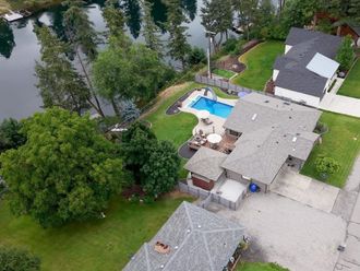 8517 E South Riverway Ave Millwood, WA 99212