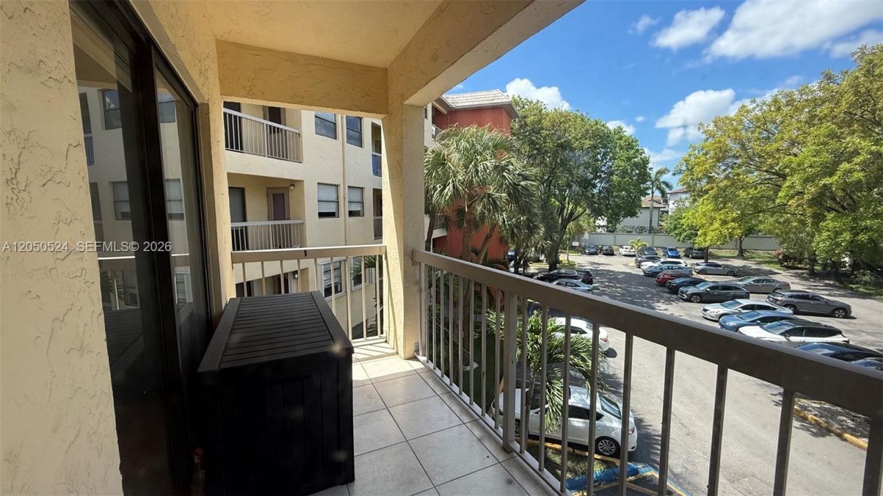 8160 Geneva Ct , Unit 315, Doral, FL 33166 Photo